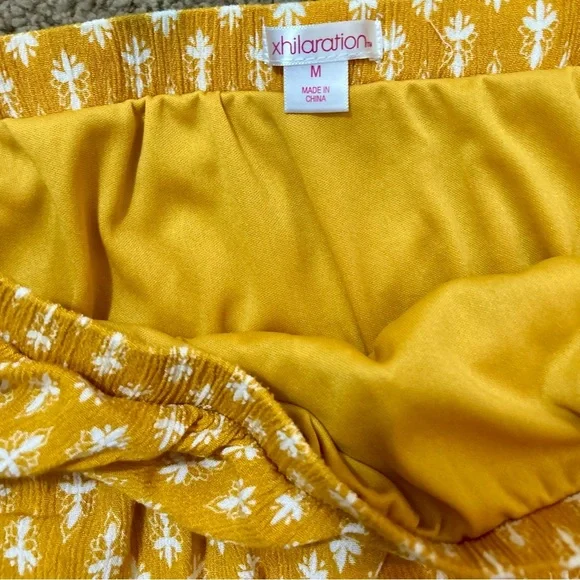 Xhilaration Yellow Off Shoulder Romper Lace Trim Pockets Boho Summer Size Medium - Picture 2 of 5